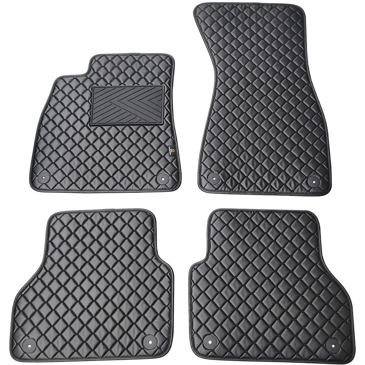 Bilmattor i konstläder QuiltyMats AUDI A6 från 2018 (C8) (Svart / svarta sömmar)