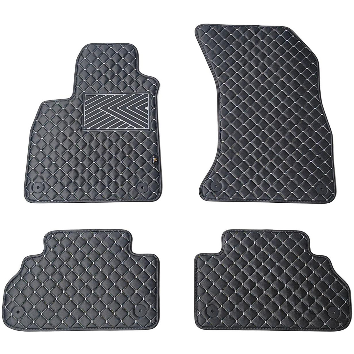 Bilmattor i konstläder QuiltyMats AUDI Q5 2017-2025 (Svart / grå sömmar)