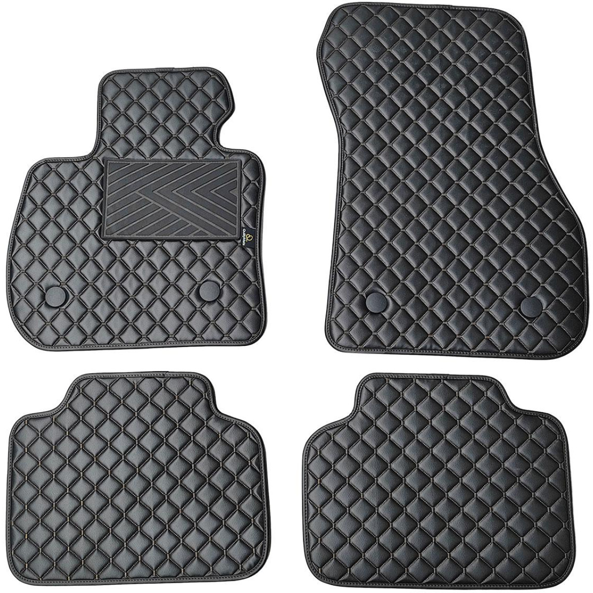 Bilmattor i konstläder QuiltyMats BMW 2 ser. 2014-2021 (F45) (Svart / svarta sömmar)
