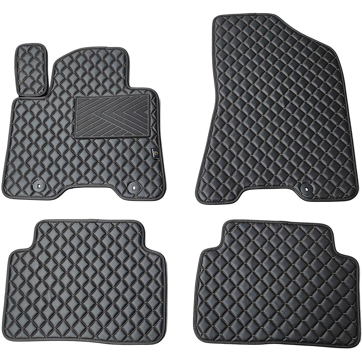 Bilmattor i konstläder QuiltyMats HYUNDAI TUCSON 2015-2021 (TL) (Svart / svarta sömmar)