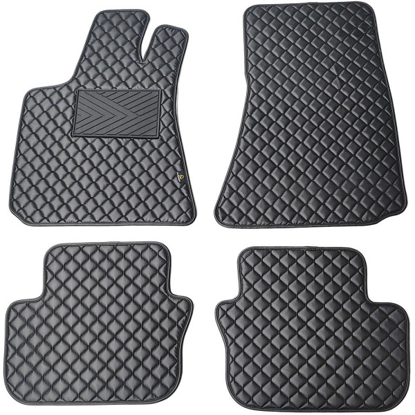 Bilmattor i konstläder QuiltyMats MASERATI GHIBLI 2013-2023 (Svart / svarta sömmar)