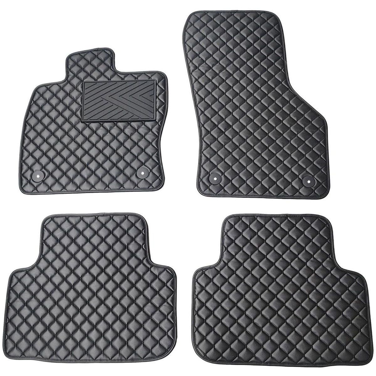 Bilmattor i konstläder QuiltyMats SKODA OCTAVIA 2013-2020 (Svart / svarta sömmar)
