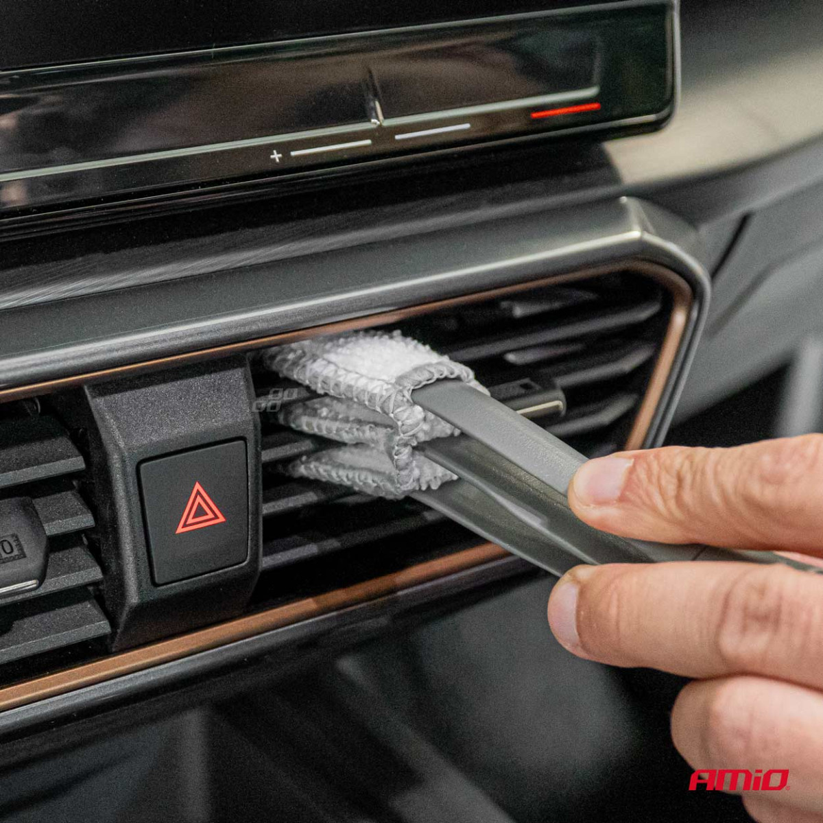 Borste för rengöring av ventilationsgaller AMIO-02607