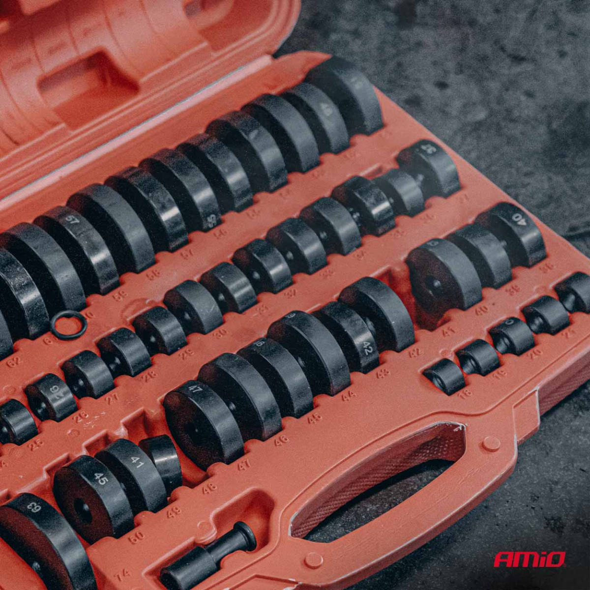 Verktygssats för montering och demontering av bussningar, lager och tätningar, 52 delar. AMIO-04771