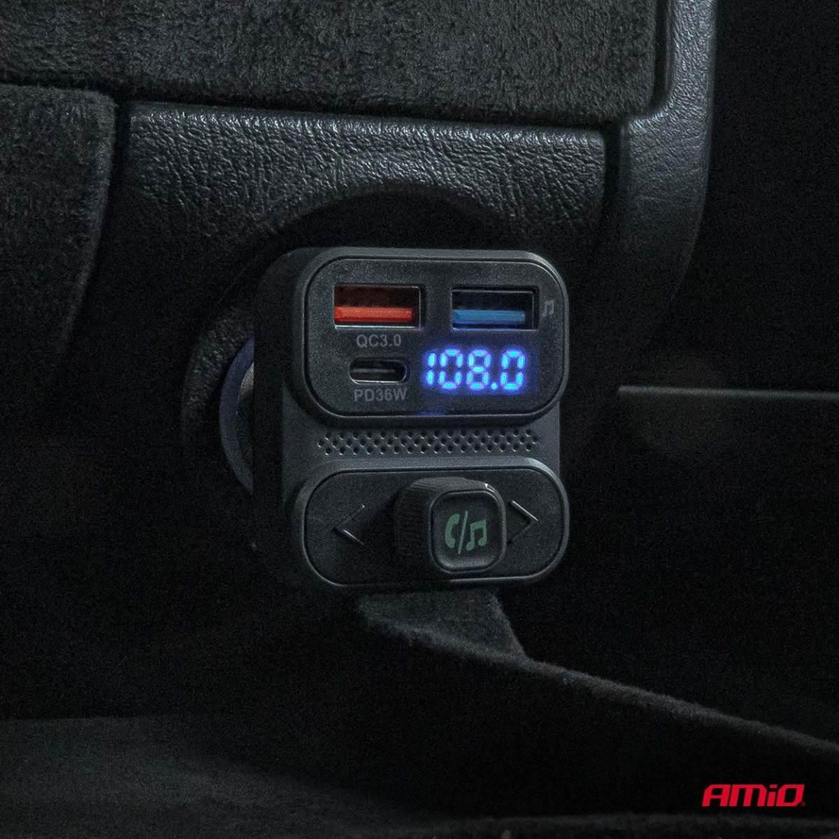 Bil FM-sändare, 2×USB-A 1×USB-C 12V 24V AMIO-04649