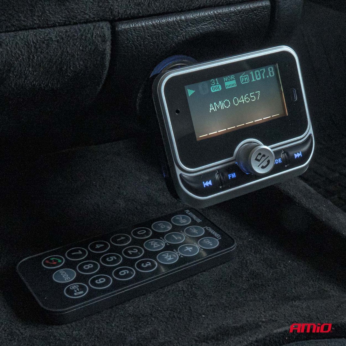 Bil FM-sändare med fjärrkontroll, 2×USB-A 12V 24V AMIO-04657