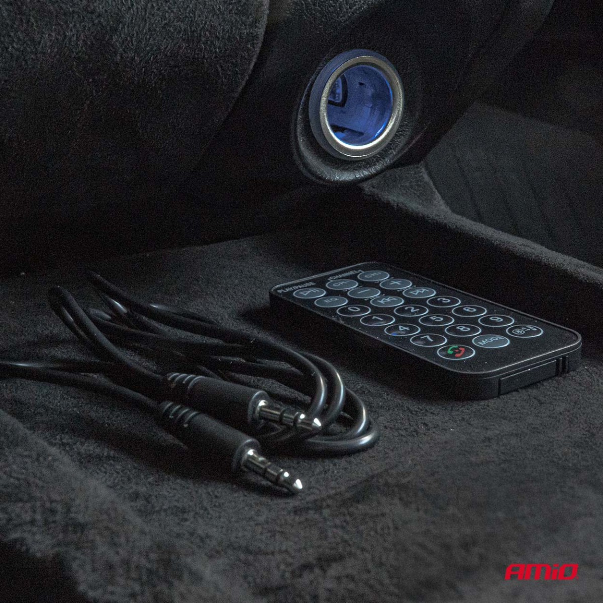 Bil FM-sändare med fjärrkontroll, 2×USB-A 12V 24V AMIO-04657