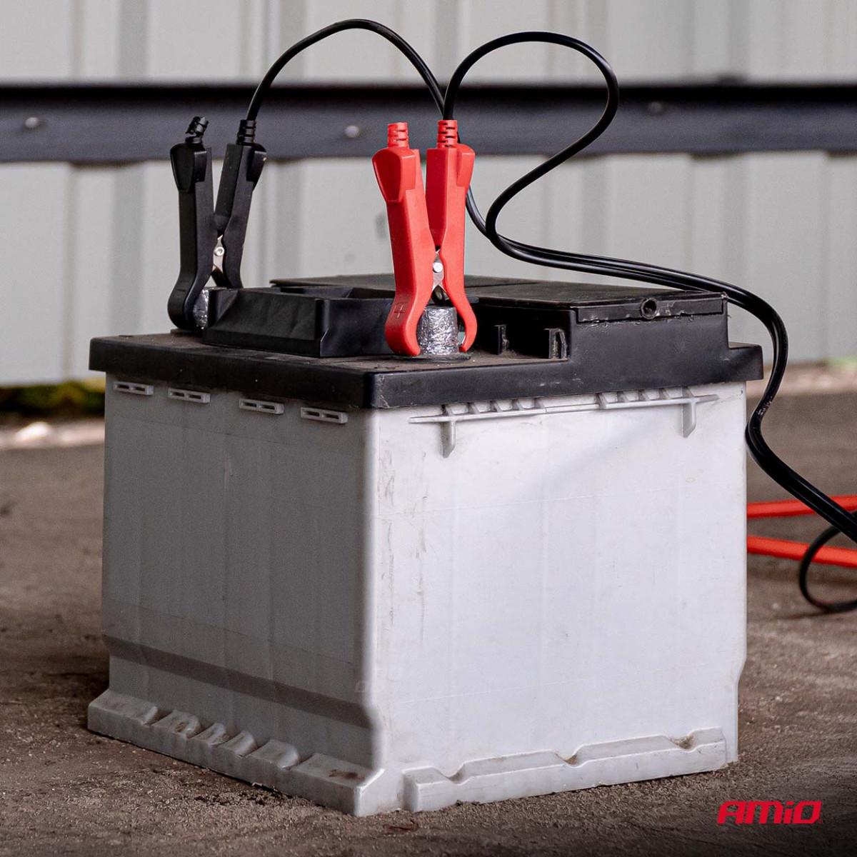 Digital batteriladdare AGM/GEL/STD/LiFePO4 5A 6/12V PRO AMIO-04527