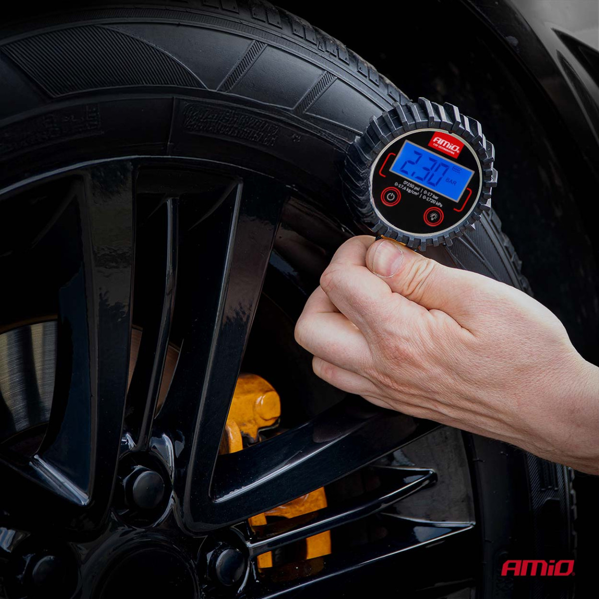 Digital tryckmätare med roterande huvud och avtappningsventil 17 bar AMIO-04464