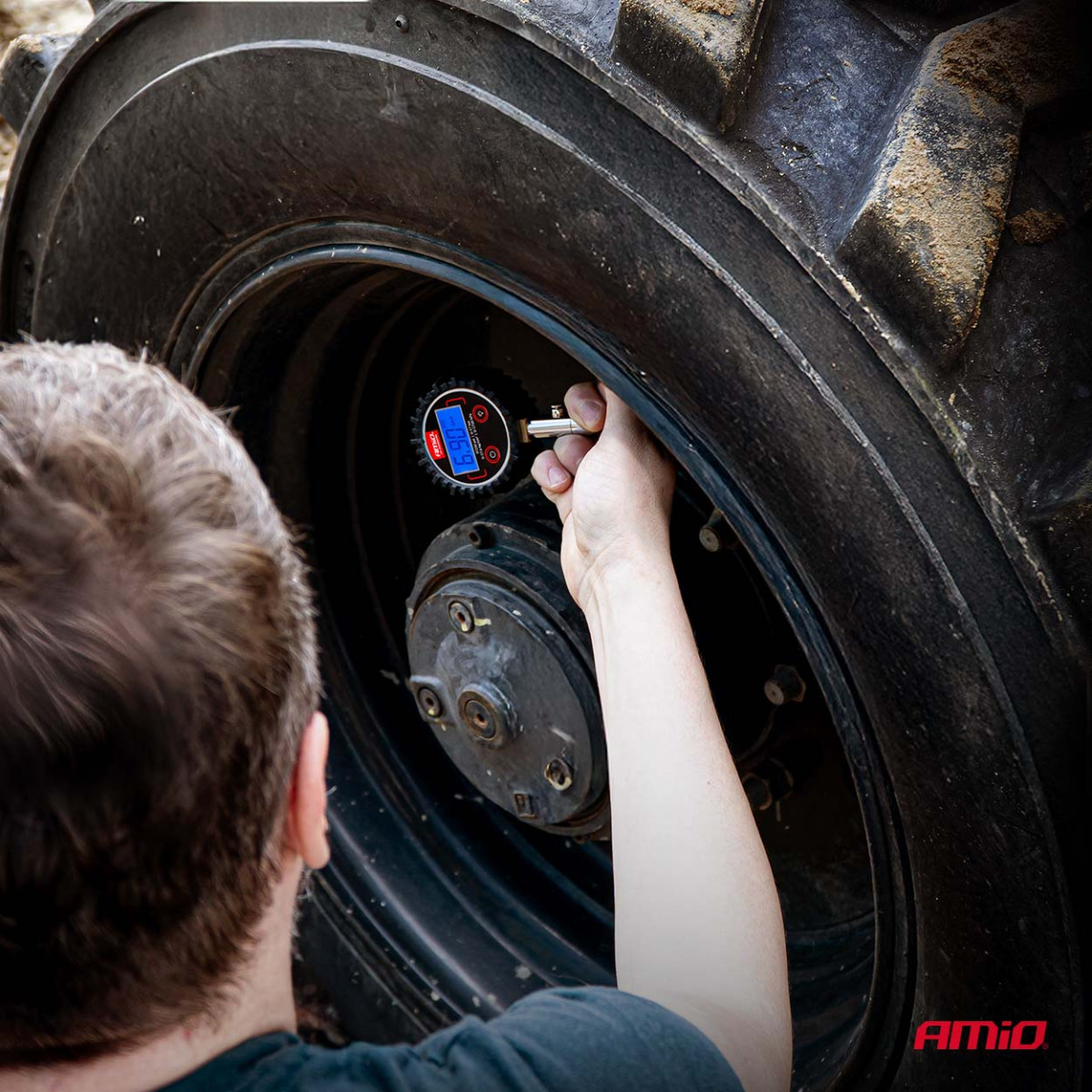 Digital tryckmätare med roterande huvud och avtappningsventil 17 bar AMIO-04464