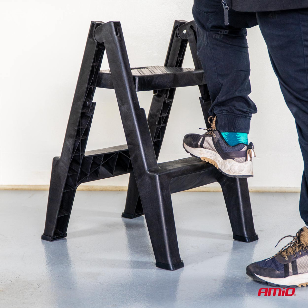 Hopfällbar stege 51,5 cm 150 kg AMIO-04267