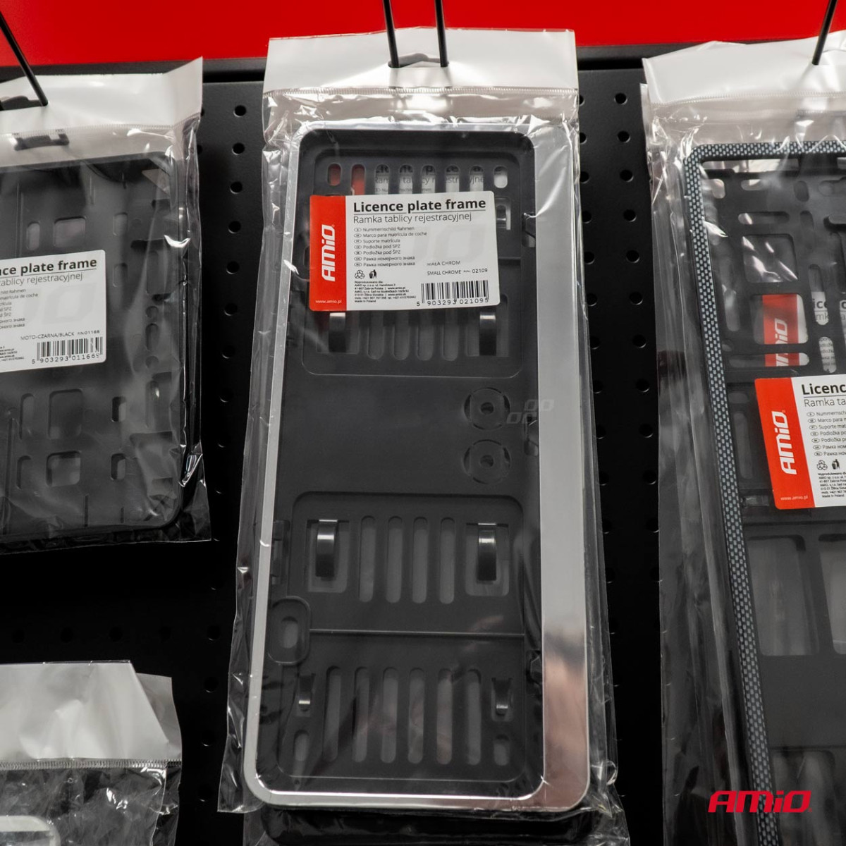 Liten registreringsskyltshållare – svart krom, USA, AMIO-02109