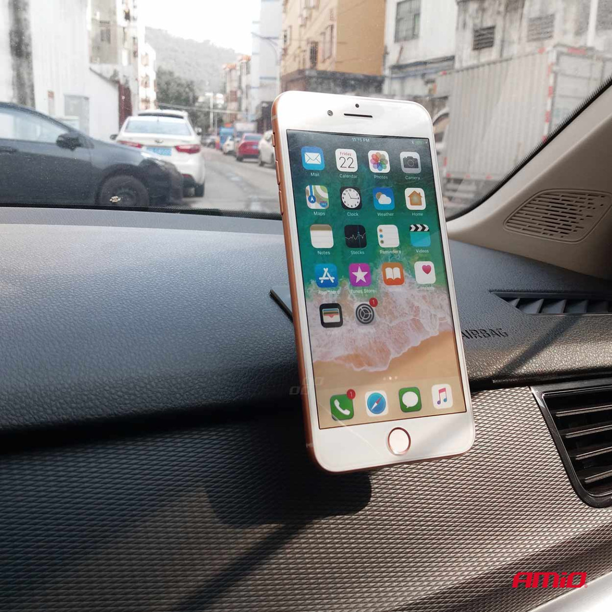 Magnetisk telefonhållare på instrumentbrädan AMIO-04140