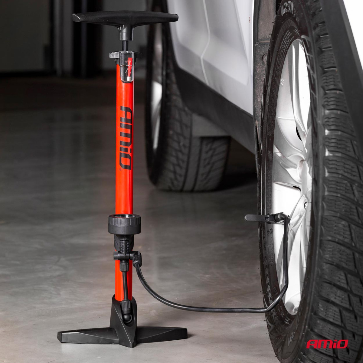 Metallhandpump med tryckmätare PU02, AMIO-02146