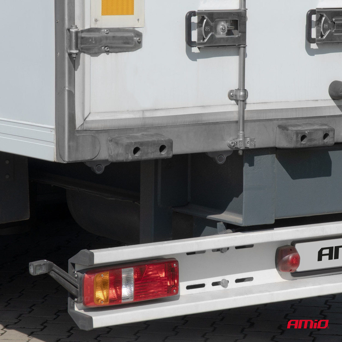 Parkeringshjälpsystem LED-GRAF 3D, 4 svarta sensorer 19 mm, för lastbilar AMIO-03189