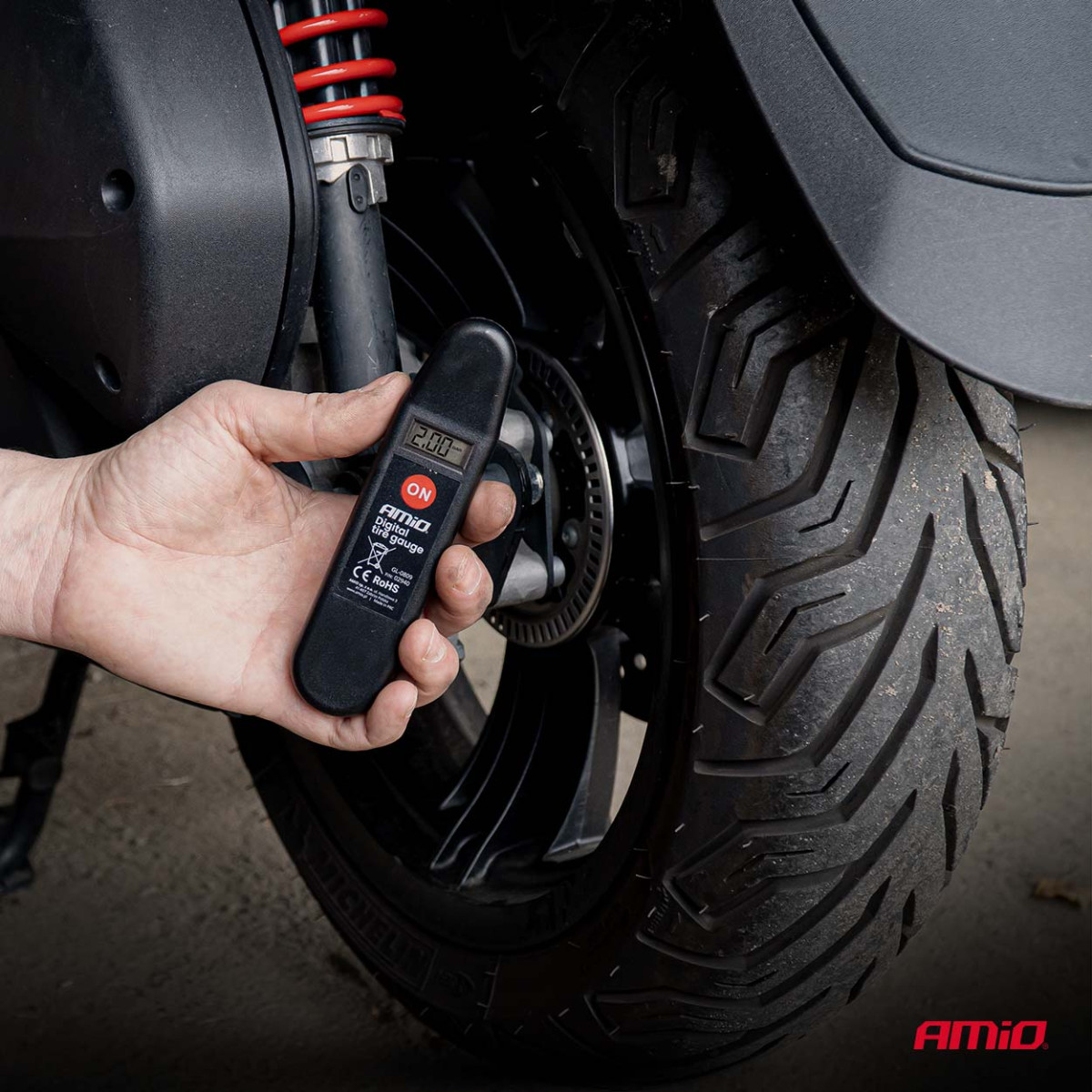 Digital tryckmätare 10 bar (3–150 PSI) AMIO-02940