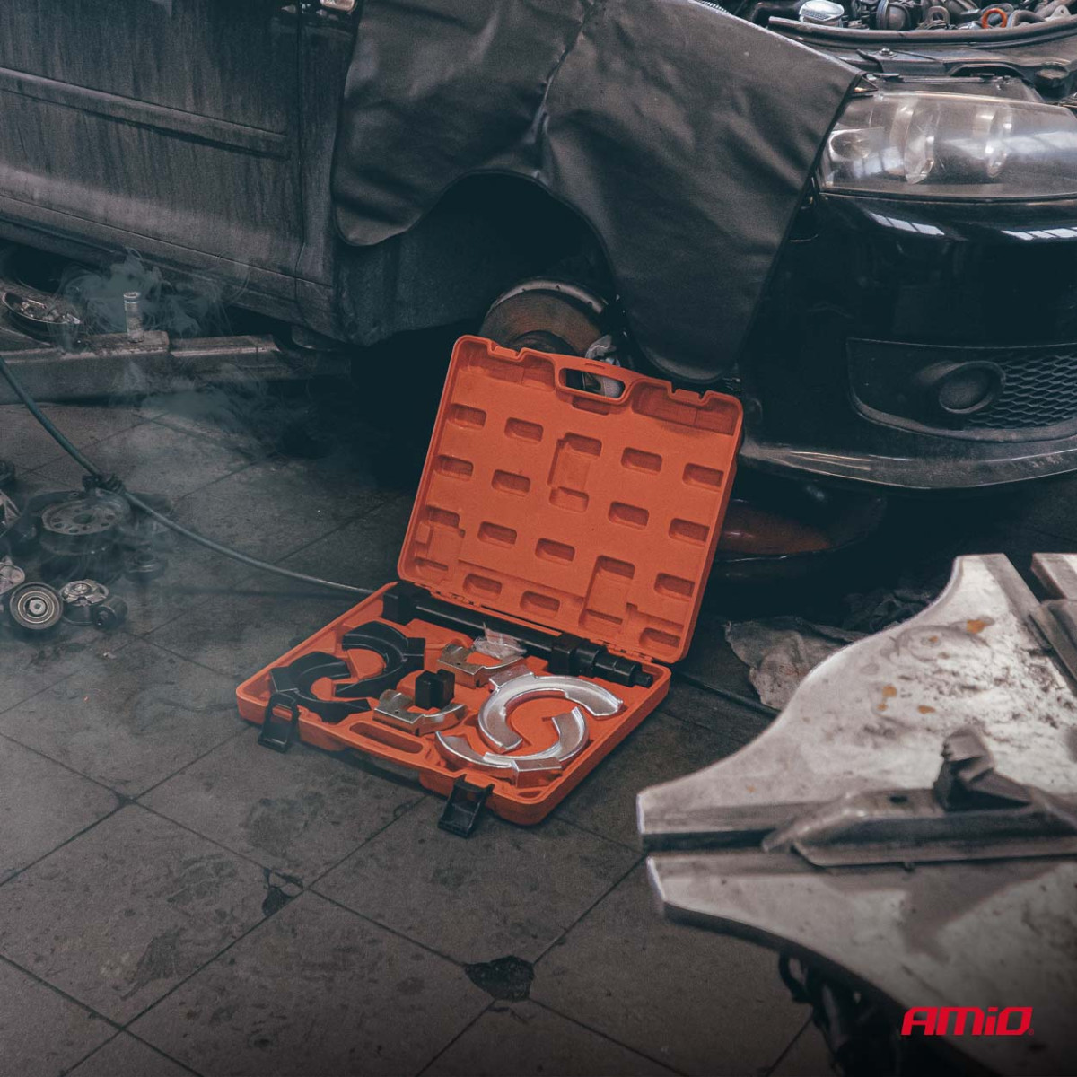 Verktygssats för stötdämparfjäderkompression och gaffelformad extraktion AMIO-04764