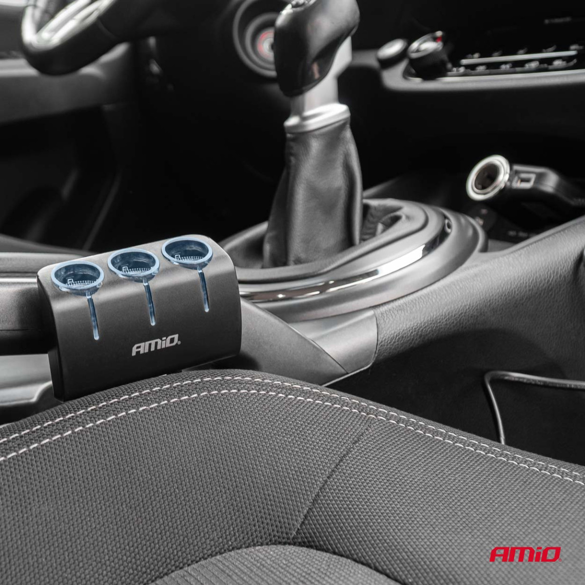 Tre-uttags förlängningssladd med laddare 1x USB-A + 1x cigarettändare 12/24V 120W 80 cm AMIO-04360