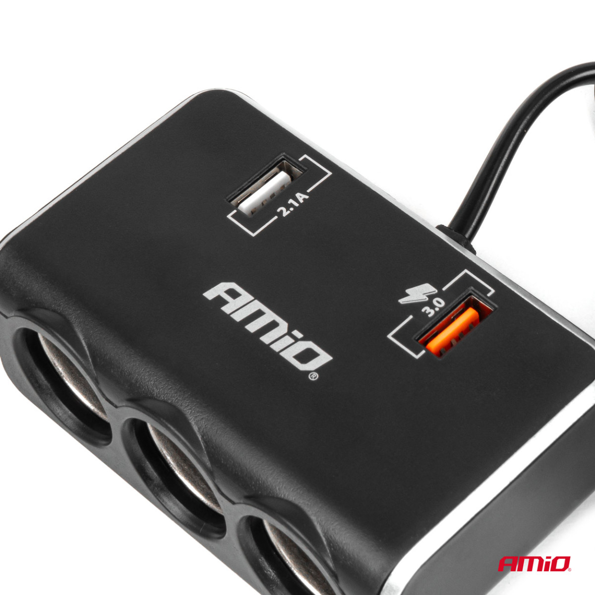 Tre-uttags förlängningssladd med laddare och digital display 2x USB-A QC 3.0 12/24V 120W 80 cm AMIO-04364